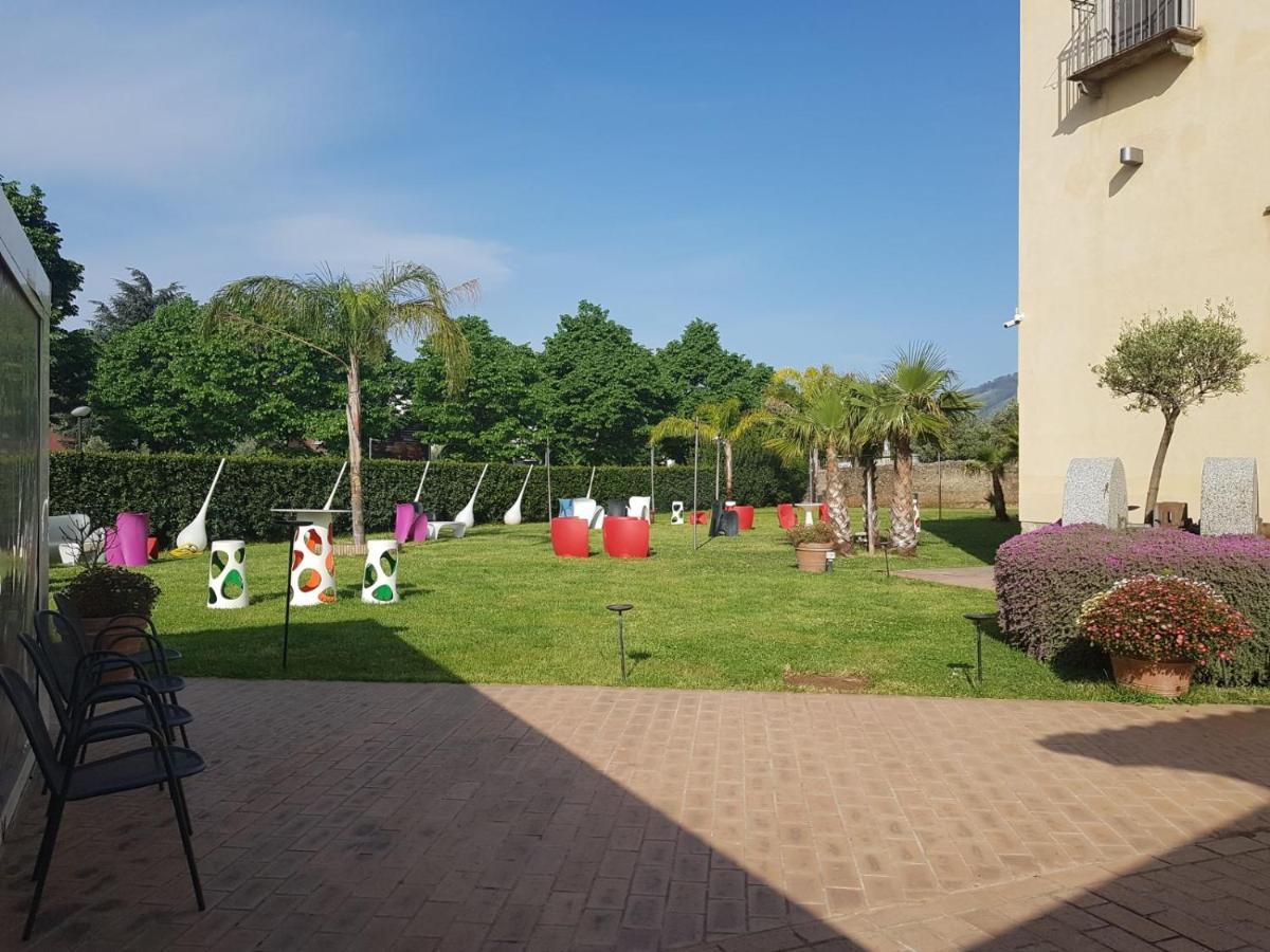 I Giardini Del Novecento Hotel Ламеция Терме Екстериор снимка