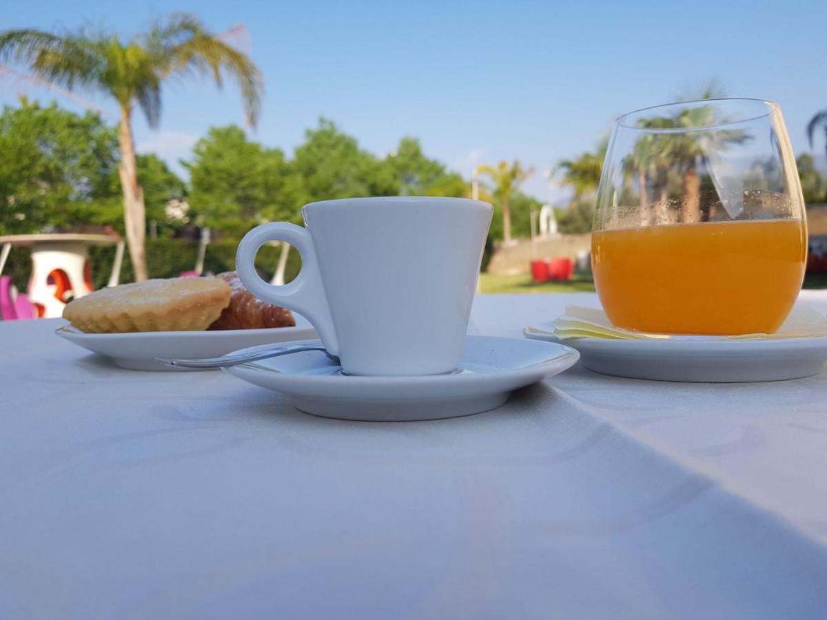I Giardini Del Novecento Hotel Ламеция Терме Екстериор снимка