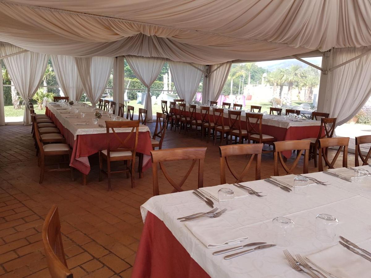 I Giardini Del Novecento Hotel Ламеция Терме Екстериор снимка